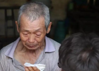 Lương hưu 31 triệu đồng/tháng, U75 vẫn chật vật mưu sinh vì vướng 2 sai lầm người già thường mắc phải ở năm cuối đời