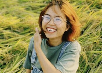 Cô gái đi bốc vác, rửa bát thuê trả nợ cho bố mẹ, 25 tuổi đã “về hưu” dù có thu nhập tốt