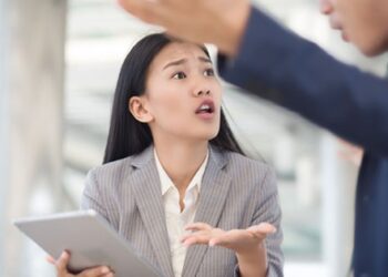 Chuyên gia Harvard mách nước cách đối phó với đồng nghiệp khó chịu: Không làm lơ, không đối đầu, người EQ cao dùng giải pháp này