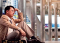 Tuổi 35 trở thành “lời nguyền” của dân văn phòng: Làm đến Giám đốc vẫn bị cho nghỉ việc, rải CV không ai phản hồi và đành làm shipper để kiếm sống