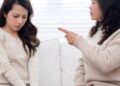 Hào hứng vì nghĩ sẽ được chia tài sản, tôi bị mẹ chồng “giội gáo nước lạnh” đầy cay đắng bẽ bàng