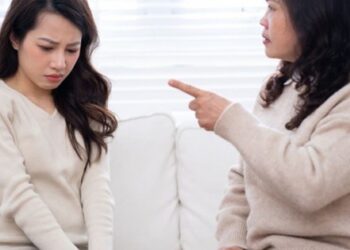 Hào hứng vì nghĩ sẽ được chia tài sản, tôi bị mẹ chồng “giội gáo nước lạnh” đầy cay đắng bẽ bàng