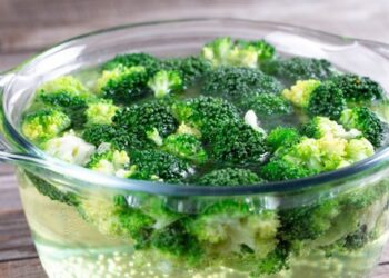 Cách nấu rau nhanh gọn lại giữ được nhiều chất chống oxy hóa, vitamin gấp đôi luộc nhưng ít người biết