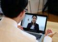 Vô tình làm 1 điều khi phỏng vấn online, chàng trai xấu hổ vô cùng và cái kết không tưởng