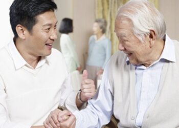 Trước khi bước sang tuổi 60, bố tôi đã làm 3 việc: Nhờ đó tôi mua được 2 căn hộ ở thành phố, 2 chiếc ô tô và có cuộc sống vô cùng thoải mái!