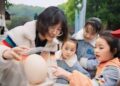 Có 1 kiểu cha mẹ độc hại đang âm thầm lan rộng: Bề ngoài tưởng con được lợi, hậu quả về sau rất đau đớn
