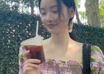 1 thời điểm uống cà phê khiến lượng đường trong máu dễ mất kiểm soát, người càng trẻ càng thích làm