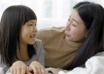 Mỗi ngày nói chuyện với con về 10 điều này trước khi đi ngủ, trong nửa năm, con tôi bỗng thay đổi đáng kinh ngạc