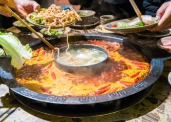 Trồng rau ăn với lẩu, người phụ nữ lập tức bị cảnh sát bắt giam, sự thật được hé lộ khiến nhiều người bàng hoàng