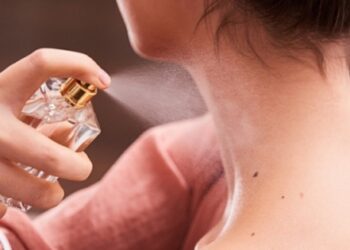 Ngoài nước hoa chứa 100% cồn, dùng nước hoa chứa thành phần này cũng coi chừng phồng rộp, ung thư da, hại cả phổi