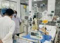Liên tiếp xảy ra các vụ ngộ độc thực phẩm chỉ trong vài ngày khiến hơn 1000 người nhập viện: Cảnh báo 7 dấu hiệu khởi phát dễ bị bỏ qua