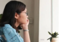 Sống ở Hà Nội, chồng chỉ đưa 2 – 4 triệu đồng, vợ ngán ngẩm: Tôi ‘stress’, chán chồng dù anh hiền lành, không cờ bạc, rượu chè