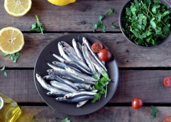 Loại cá nhỏ nhưng “có võ”, giàu omega-3, siêu dinh dưỡng, tốt cho xương, não mà giá thành rất rẻ