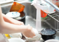 Cặn nước rửa chén gây tổn thương cơ thể, từ viêm nhiễm đến các bệnh mãn tính