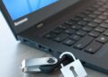 Chuyên gia cảnh báo tuyệt đối không làm điều này với laptop cá nhân, “cái bẫy” được giăng ra, ai tò mò sẽ phải trả giá đắt!