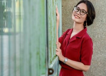 Nhà văn, MC Phương Huyền: “Khi sống trong thế giới văn chương, nỗi đau cũng được vỗ về”