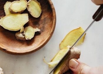 Ngậm 1 miếng gừng vào miệng mỗi sáng, dù nam hay nữ cũng sẽ gặp 3 điều tốt đẹp đến với cơ thể!