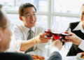 “Sếp mời đi ăn tối nhưng lại bảo bạn trả tiền, bạn sẽ làm như thế nào?” – Câu trả lời của ứng viên EQ cao trúng tuyển luôn