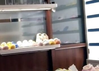 Phát hiện hàng loạt dép nhựa độc gây dậy thì sớm, dư luận Trung Quốc rúng động