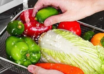 5 sai lầm khiến rau củ quả càng rửa càng bẩn, thất thoát dinh dưỡng và chất độc hại ngấm sâu hơn