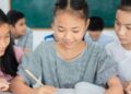 Con nghỉ hè, phụ huynh đăng ký đủ loại lớp học thêm cho ‘nhàn thân’