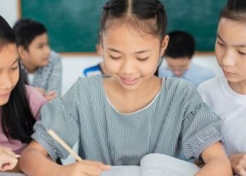 Con nghỉ hè, phụ huynh đăng ký đủ loại lớp học thêm cho ‘nhàn thân’