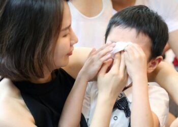 3 thói quen sẽ hủy hoại cuộc đời trẻ, cha mẹ phải sửa cho con ngay!