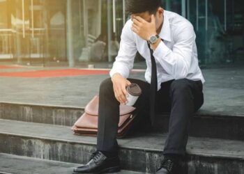 Một khi mất việc, bạn sẽ làm gì để nuôi sống bản thân và gia đình? Không chuẩn bị sẵn 3 thứ, đời này không thể ngóc đầu lên nổi!