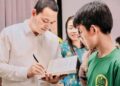 Trí tuệ nhân tạo “xâm lấn”, nhiều người đổ xô cho con học robot, thầy giáo nói: Đây mới là ngành học có thể “đấu lại” máy móc