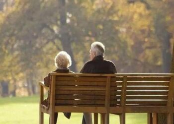 Hơn cả tuổi thọ, nếu qua tuổi 70 mà vẫn làm được 7 điều này thì chẳng còn gì khiến ta phải hối tiếc: Đầu óc minh mẫn, có tiền tiết kiệm… và vẫn còn người bạn đời bên cạnh