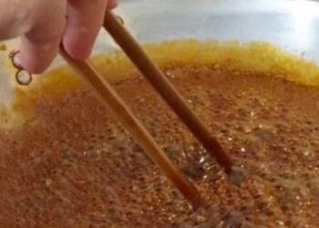 Thắng đường kho thịt, cá có gây ung thư?