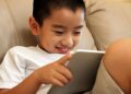Chuyên gia tâm lý: 10 dấu hiệu này chứng minh bạn đang nuôi dạy một đứa trẻ có IQ cao!