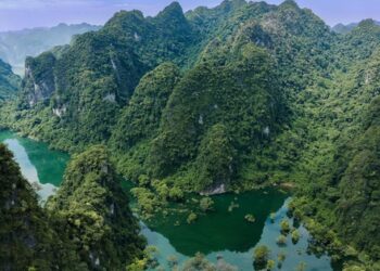 Phát hiện thung lũng hoang sơ cách Hà Nội hơn 100km, du khách ví như “kỳ quan thiên nhiên ẩn trong rừng”