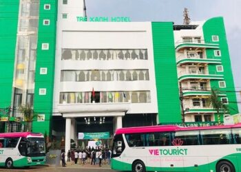 Doanh nghiệp du lịch đầu tư đội xe trăm tỷ dù tiền mặt chỉ 7 tỷ đồng