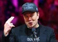 Tài sản Elon Musk vượt 300 tỷ USD