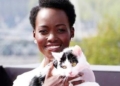 “Ngọc trai đen” Lupita Nyong’o hết sợ mèo sau khi đóng phim kinh dị