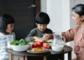 Muốn con trở thành người “có ăn có học” đàng hoàng, cha mẹ cần lưu ý 4 điểm