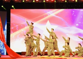 Chiến sĩ, hội viên phụ nữ Binh chủng Đặc công sôi nổi thi hát ru, dân ca