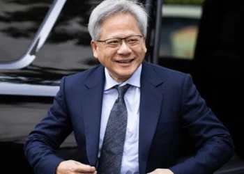 Tỷ phú Jensen Huang: Thức dậy từ 4h sáng, thường xuyên bỏ ngủ để làm việc