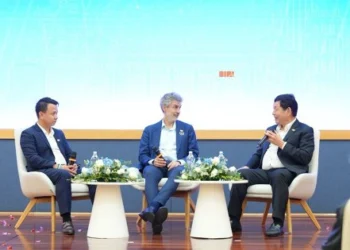 Khi Giáo sư Yoshua Bengio gặp ông Trương Gia Bình: Cuộc đối thoại về AI và tương lai nhân loại