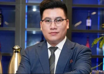 Ông Hồ Quốc Thân – CEO Triệu nụ cười bị cáo buộc lừa đảo bằng đồng tiền lượng tử QFS