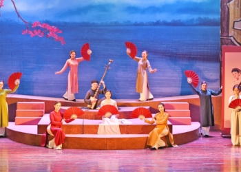 “Nở rộ” liên hoan sân khấu: Vui hay buồn?