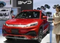 BYD thu hẹp khoảng cách với Tesla về doanh số xe điện